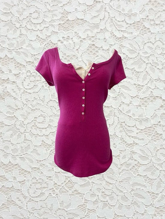Old Navy Tops - vintage fitted pink henley short sleeve top